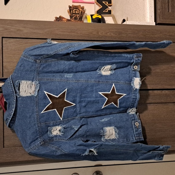 New distressed star denim jacket - Picture 10 of 12